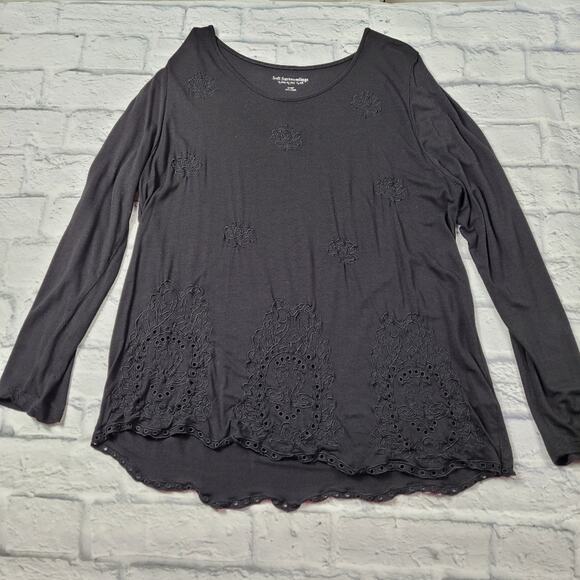 Soft Surroundings Black Embroidered Tunic size Large - Picture 3 of 10